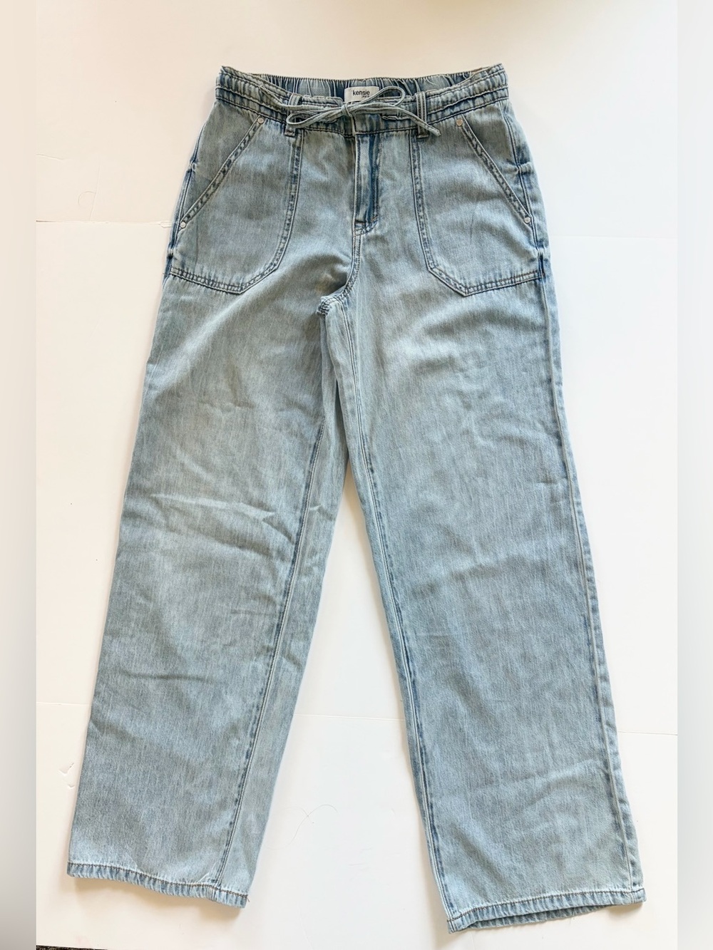 Kensie Women’s Relaxed faux Drawstring Jeans in Light Blue Wash